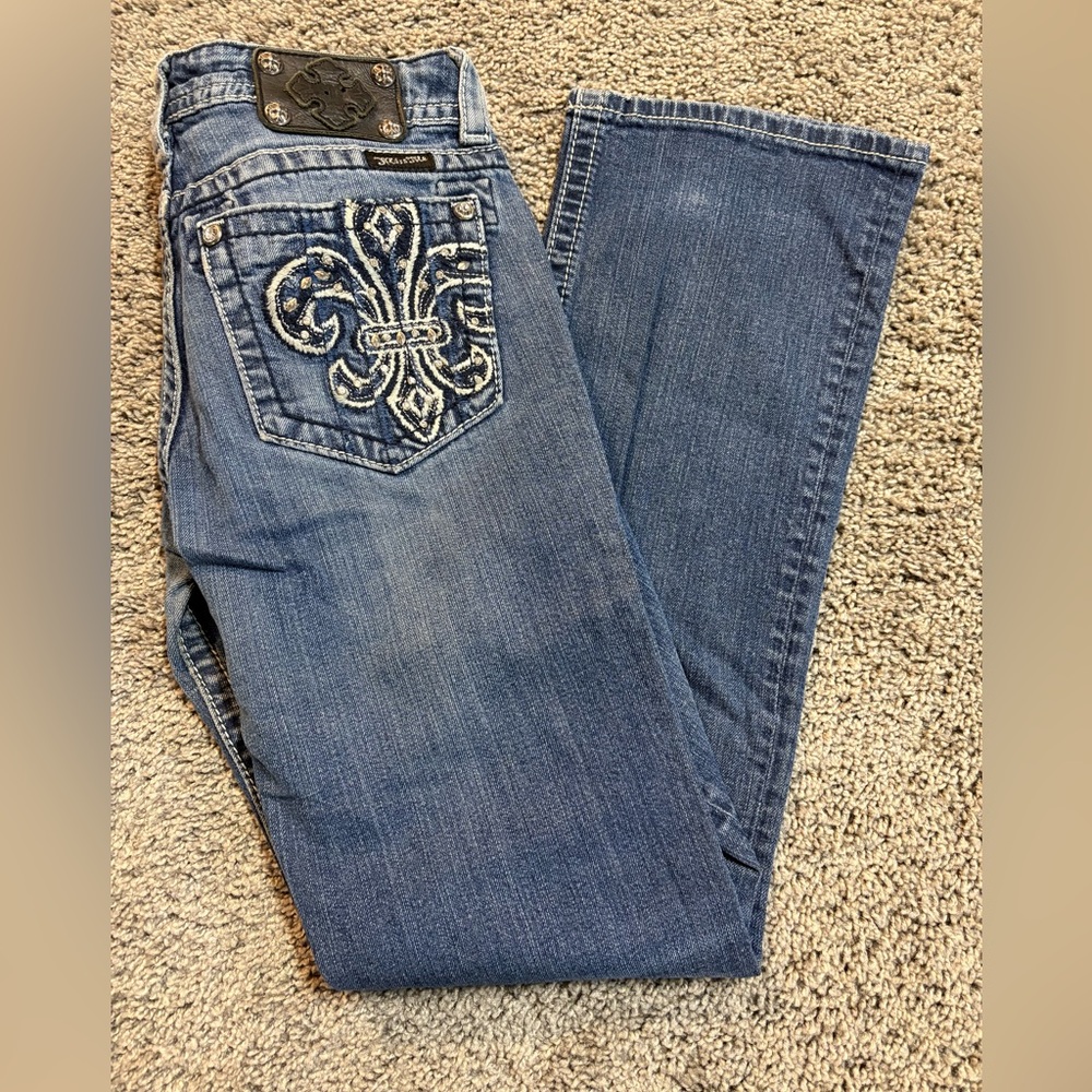 Women’s Miss Me Fleur medium wash boot cut jeans, rhinestone details, 29